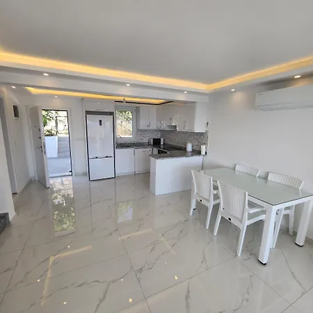 מוטל Villa Milas
